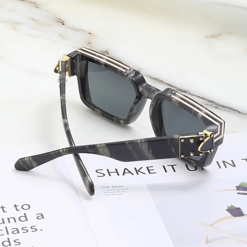CALLISTO MARBLE SHADES